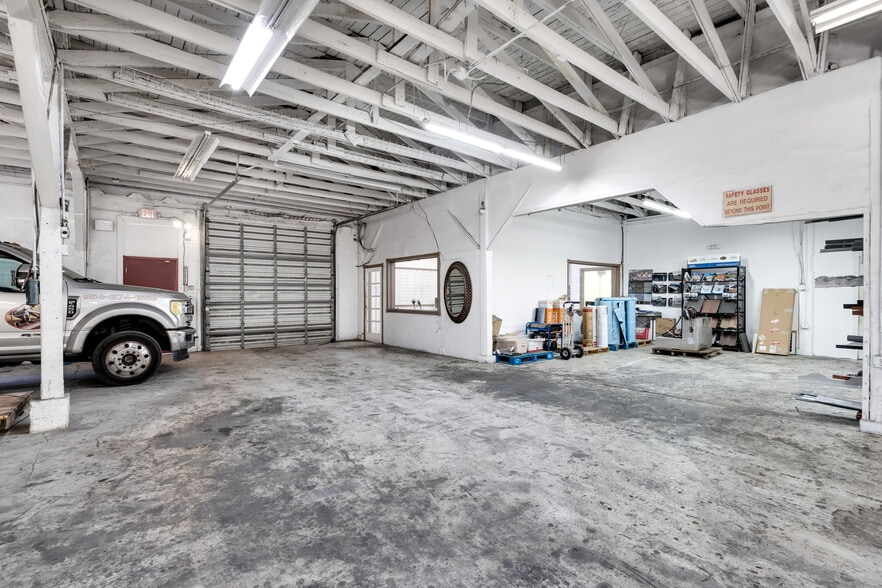More Photos Of 921 N 21st Ave, Hollywood Service For Lease