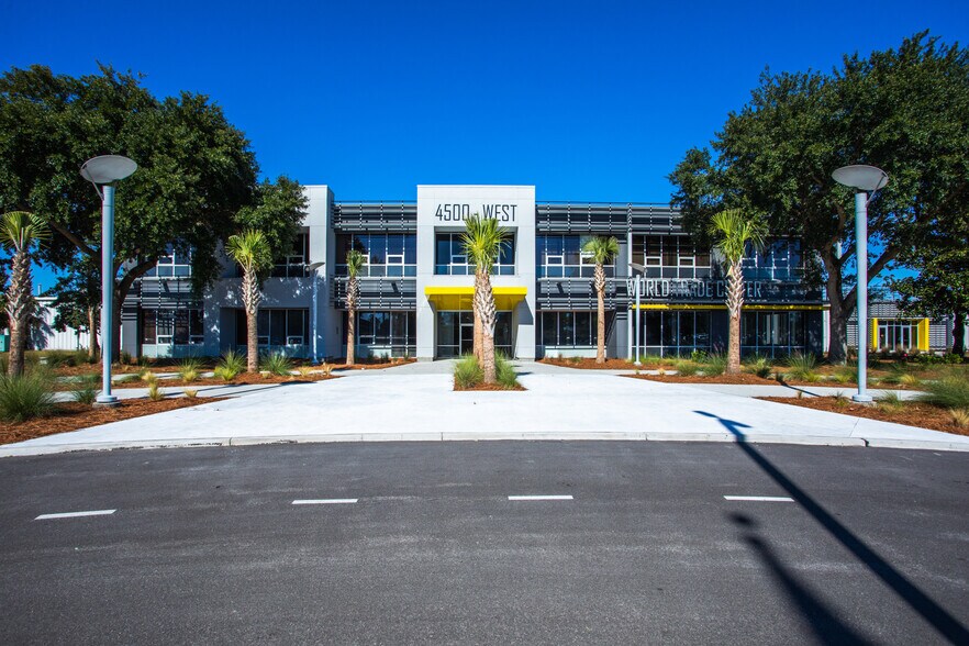 More Photos Of 4500 Leeds Ave, North Charleston Manufacturing For Lease