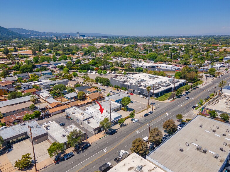 More Photos Of 1812 Victory Blvd, Glendale Flex For Sale