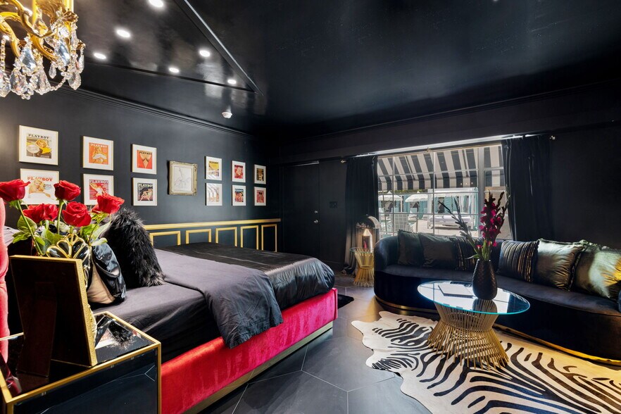 More Photos Of 120 W Vereda Sur, Palm Springs Hotel For Sale