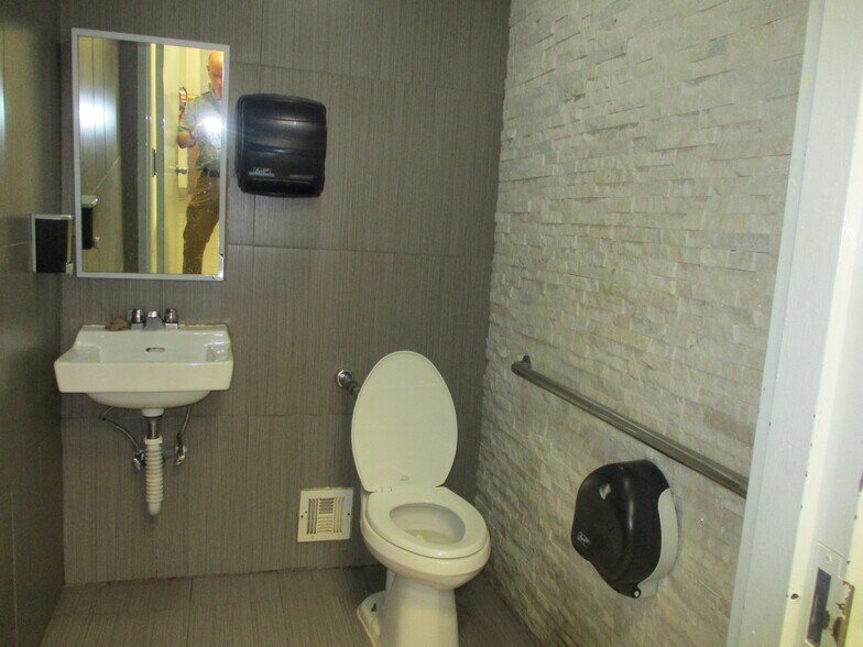 More Photos Of 400 Liberty Ave, Brooklyn Warehouse For Lease