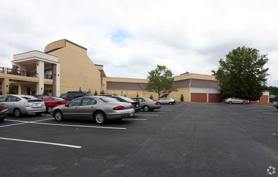 More Photos Of 525 New Waverly Pl, Cary General Retail For Lease