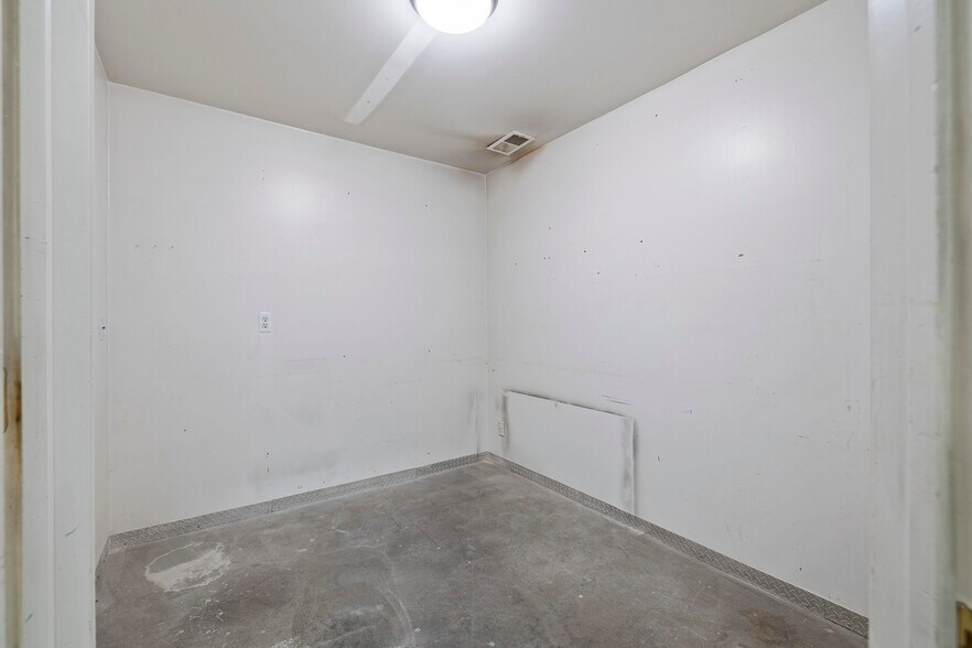 More Photos Of 217 Racquette Dr, Fort Collins Warehouse For Lease