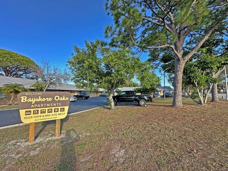 More Photos Of 1005-1009 63rd Ave W, Bradenton Apartments For Sale