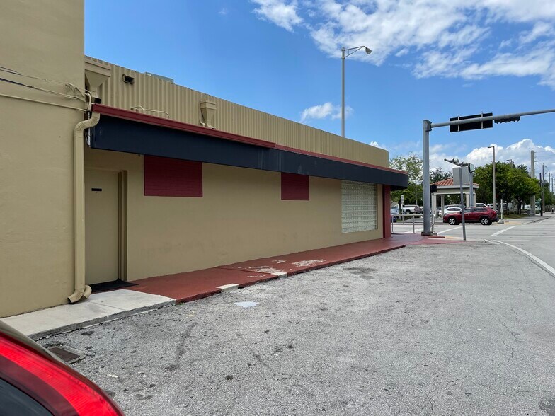 More Photos Of 198 Hialeah Dr, Hialeah Storefront Retail Office For Lease