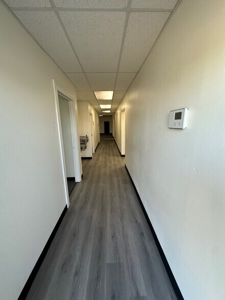 More Photos Of 8732 Fruitridge Rd, Sacramento Warehouse For Lease