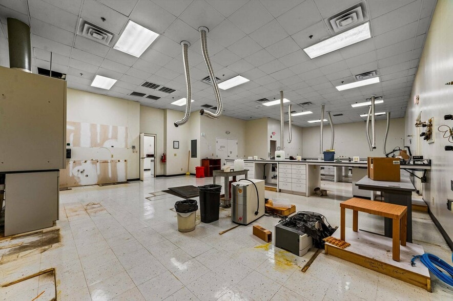 More Photos Of 2107 Black Creek Rd SE, Wilson Warehouse For Lease