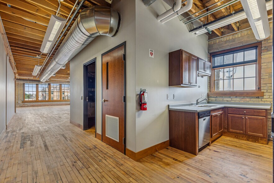 More Photos Of 64 4th St N, Fargo Storefront Retail Office For Sale