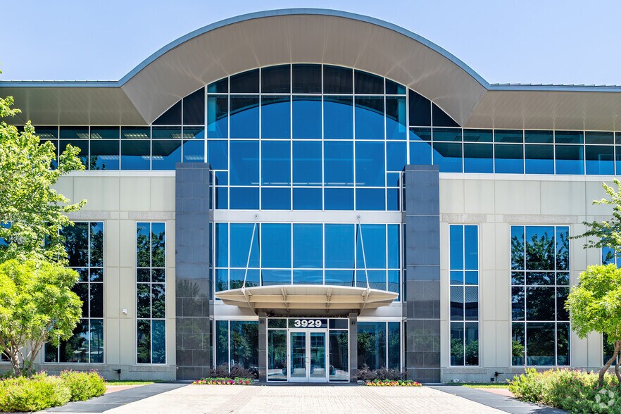 More Photos Of 3929 W John Carpenter Fwy, Irving Office For Sale