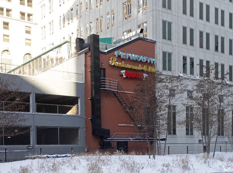 More Photos Of 327 S Plymouth Ct, Chicago General Retail For Lease