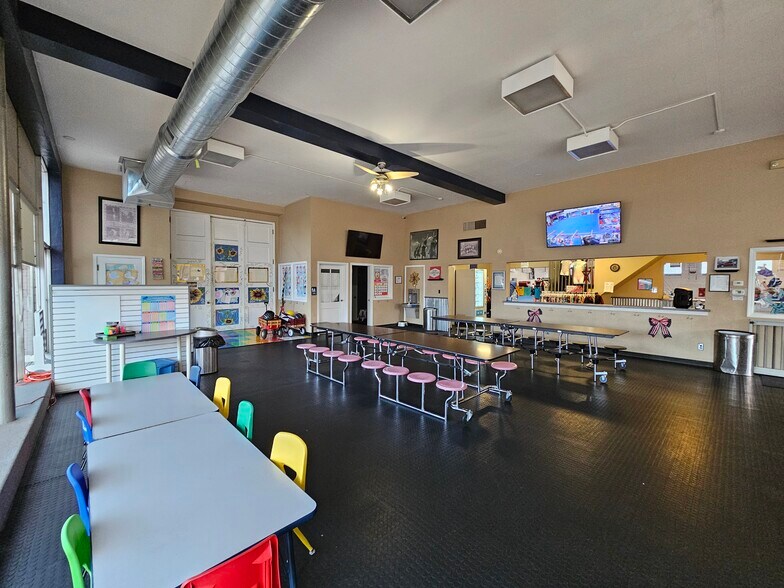 More Photos Of 815 N 1st Ave, Great Falls Auto Dealership For Lease