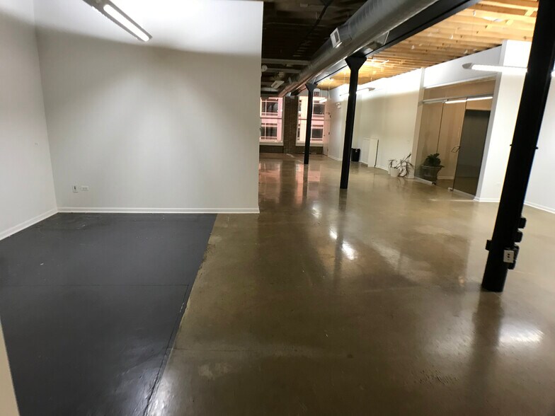 More Photos Of 108-110 W Kinzie St, Chicago Office Residential For Sale