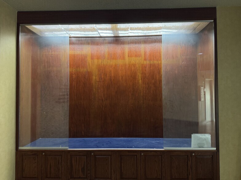 More Photos Of 15255 NW 82nd Ave, Miami Lakes General Retail For Lease