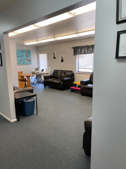 More Photos Of 1455-1463 W Center St, Orem Showroom For Lease