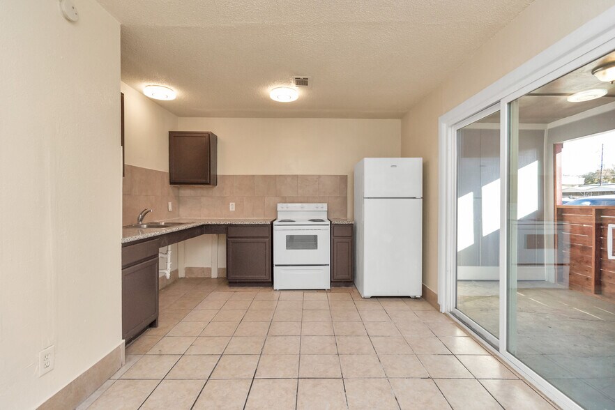 More Photos Of 6659 Brittmoore rd, Houston Multifamily For Sale