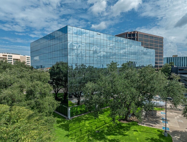 More Photos Of 2929 Briarpark Dr, Houston Office For Sale