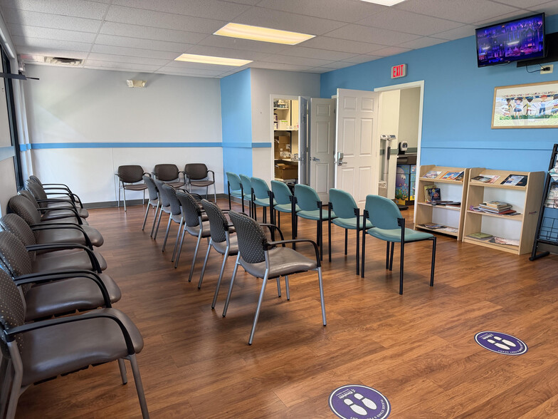 More Photos Of 295 Buck Rd, Holland Office For Sale