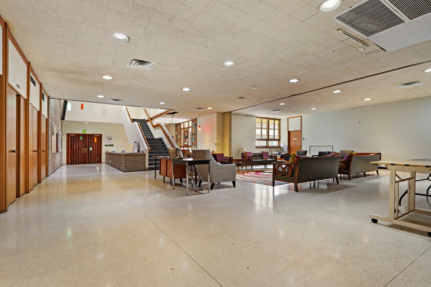 More Photos Of 2006 60th St, Kenosha Religious Facility For Sale