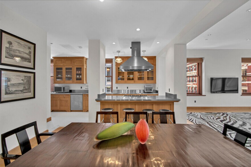 More Photos Of 104 Grand St, New York Storefront Retail Residential For Sale