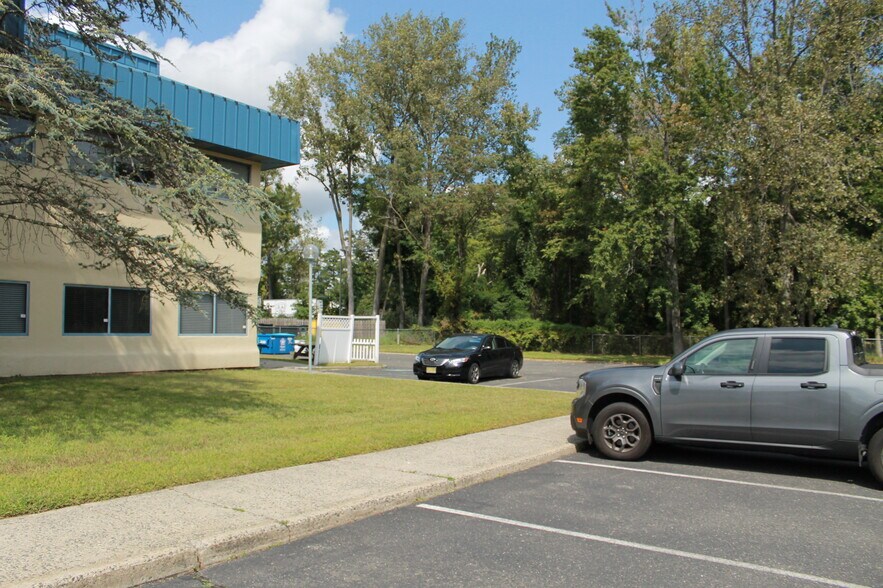 More Photos Of 3321 Doris Ave, Ocean Unknown For Lease