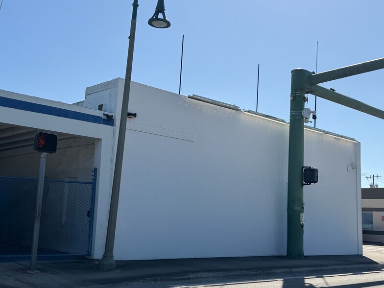 More Photos Of 1002 N Dixie Hwy, Lake Worth Freestanding For Sale