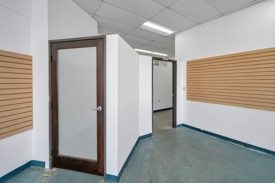 More Photos Of 1501-1521 Cabrillo Ave, Torrance Storefront For Lease