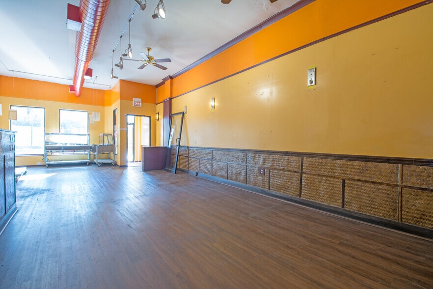 More Photos Of 4018 N Western Ave, Chicago Freestanding For Sale