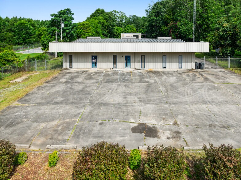More Photos Of 106 Torrence Rd, Tuskegee Office For Sale