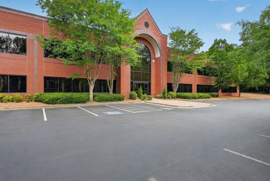 More Photos Of 1357 Hembree Rd, Roswell Medical For Lease