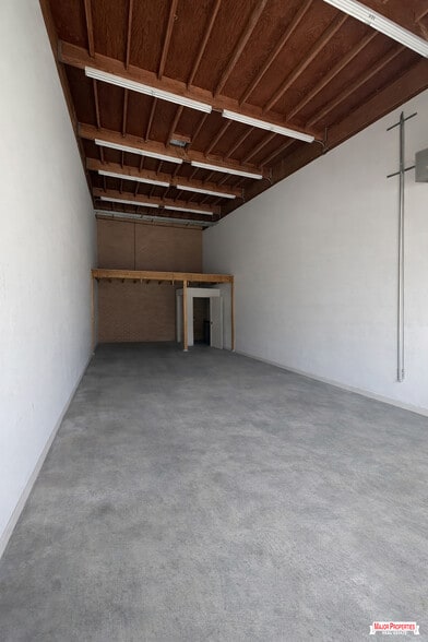 More Photos Of 13105 Saticoy St, North Hollywood Warehouse For Lease