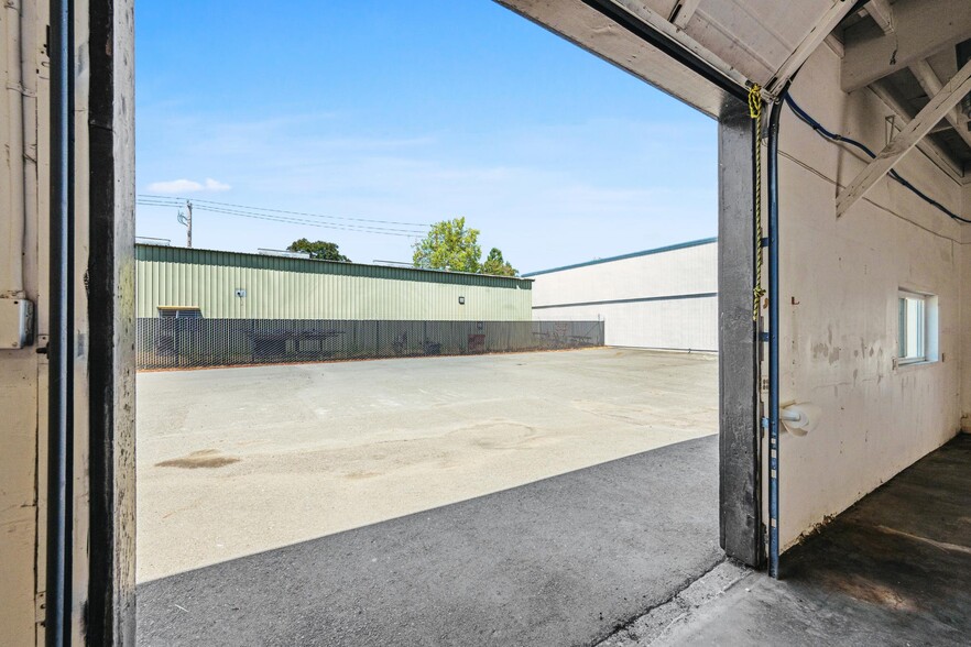 More Photos Of 2475 Bluebell Dr, Santa Rosa Industrial For Lease