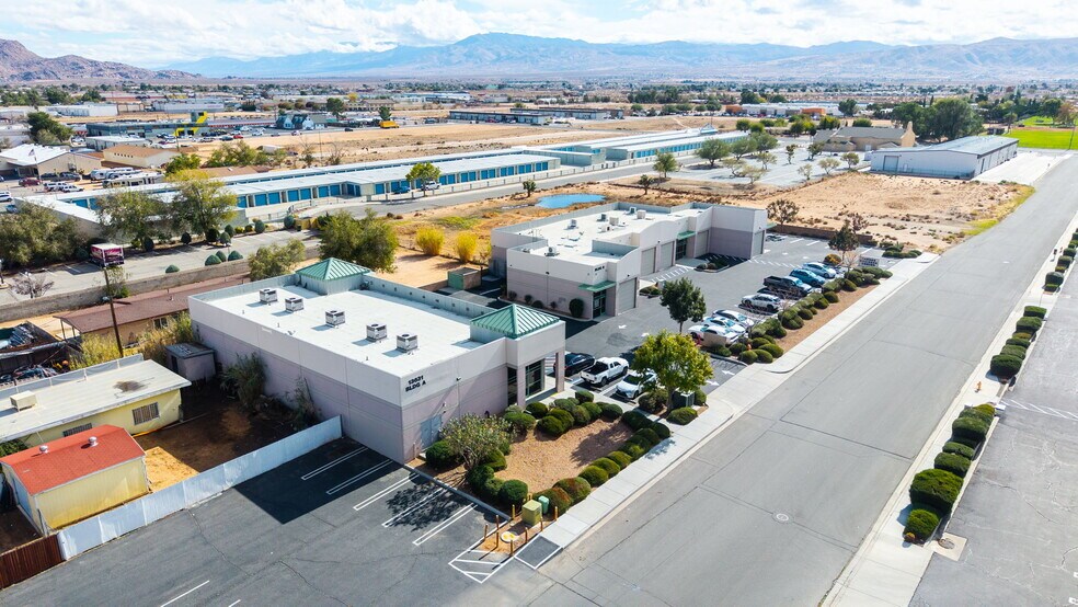 More Photos Of 13631 Pawnee Rd, Apple Valley Light Distribution For Sale