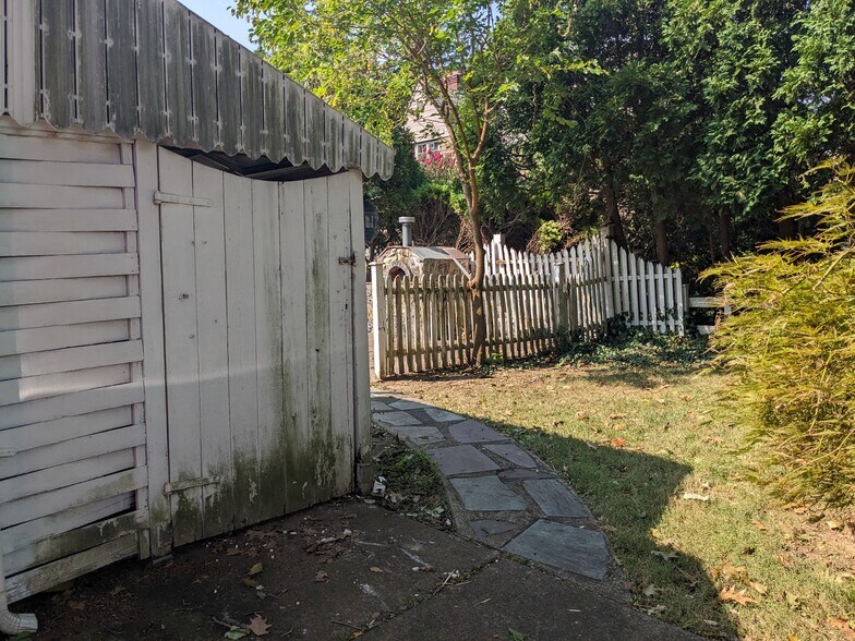 More Photos Of 1000 Old York Rd, Abington Office Residential For Sale