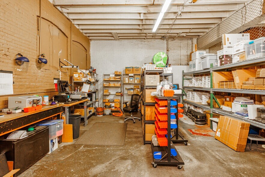 More Photos Of 205-207 NE Martin Luther King Jr Blvd, Portland Service For Lease