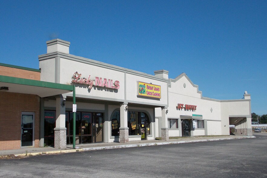 More Photos Of 37561-37661 S Gratiot Ave, Clinton Township Storefront For Sale