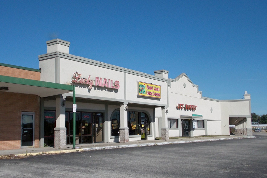 More Photos Of 37561-37661 S Gratiot Ave, Clinton Township Storefront For Sale