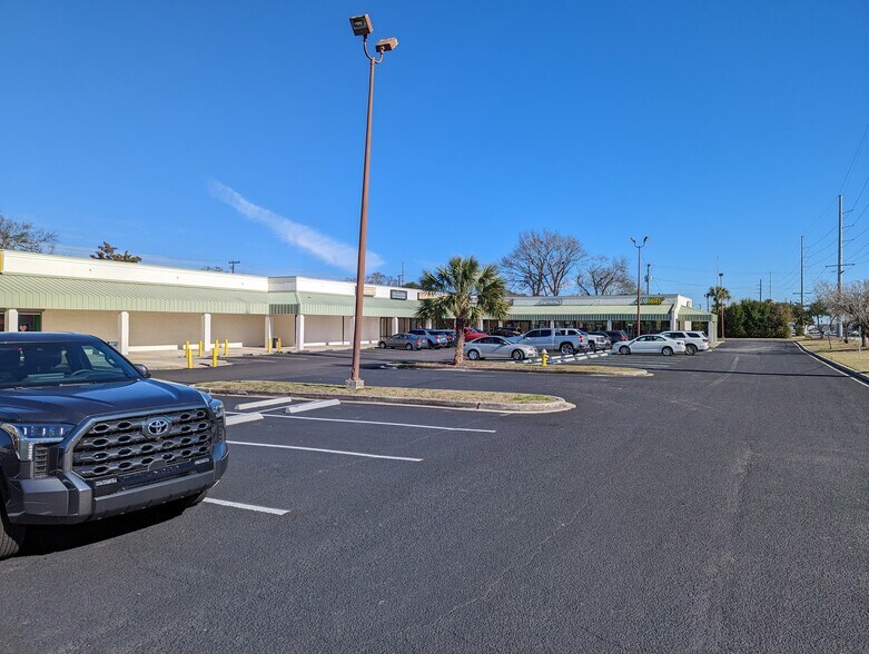 More Photos Of 2000 Mcmillan Ave, Charleston Unknown For Sale