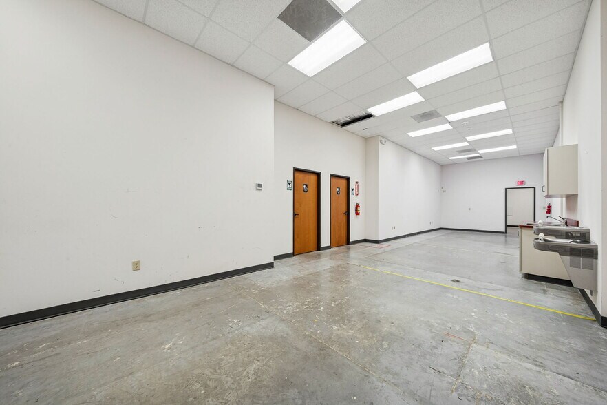More Photos Of 111 Cooperative Way, Georgetown Flex For Lease