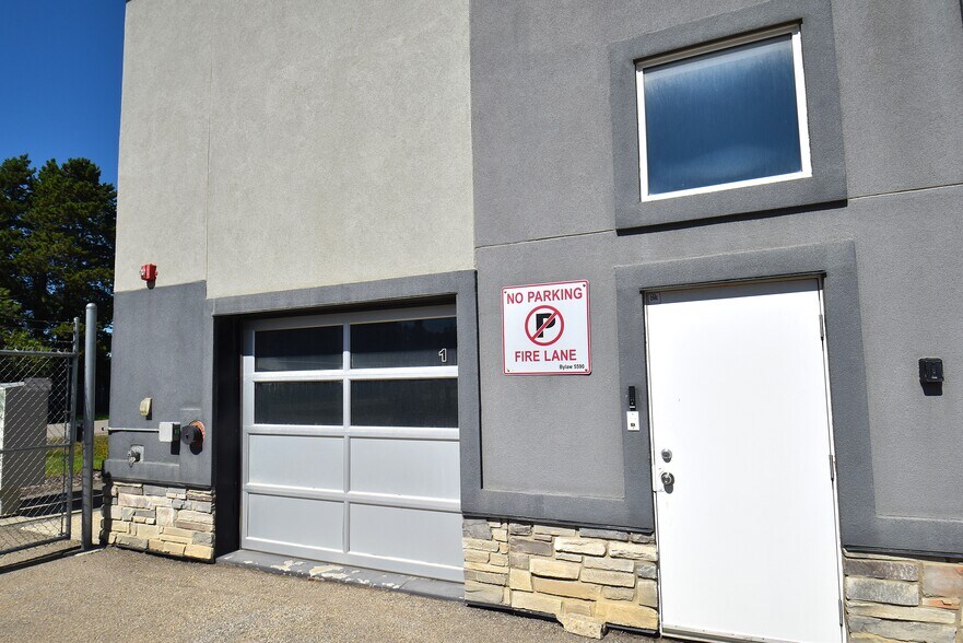 More Photos Of 9903 209 St NW, Edmonton Warehouse For Sale