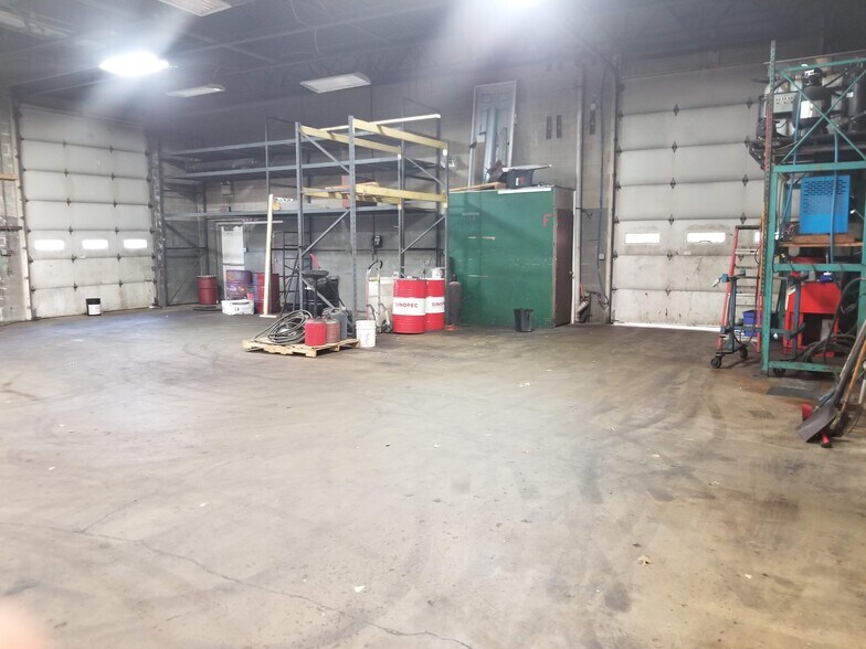 More Photos Of 742 Ashland Ave, Folcroft Warehouse For Lease
