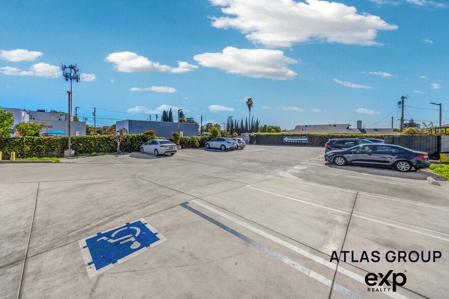 More Photos Of 8752 Valley Blvd, Rosemead Restaurant For Sale