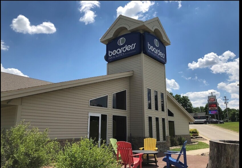 Primary Photo Of 515 W Water St, Fayette Hotel For Sale