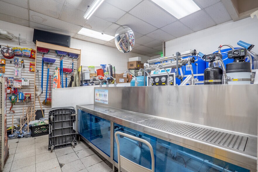 More Photos Of 4907 Maplewood Ave, Los Angeles Freestanding For Sale