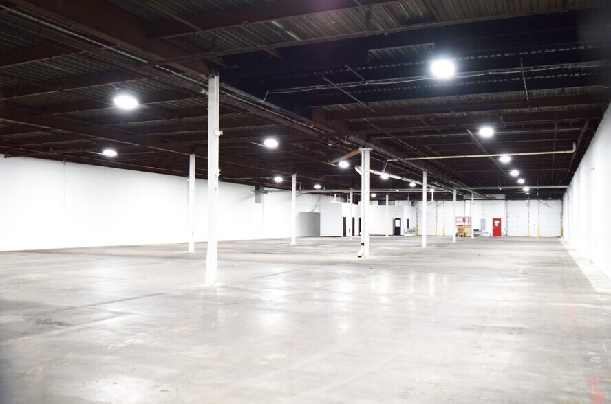 More Photos Of 100 Higginson Ave, Lincoln Distribution For Lease