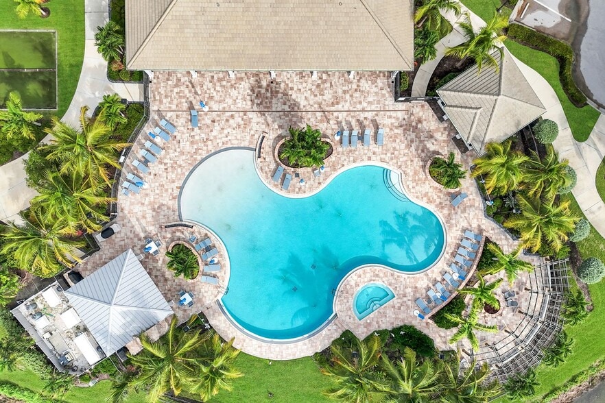 More Photos Of 286 Indies Dr E, Naples Multifamily For Sale