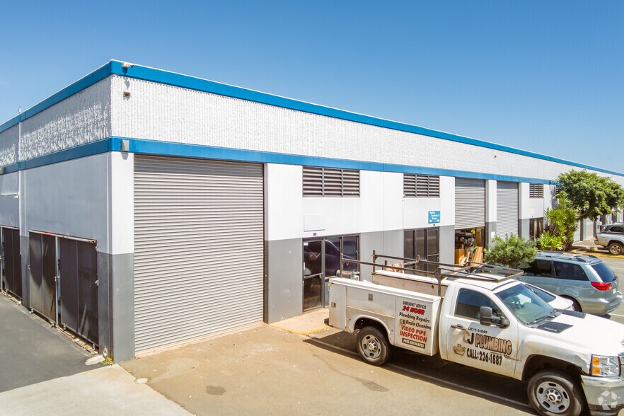 More Photos Of 94-150 Leoleo St, Waipahu Warehouse For Lease