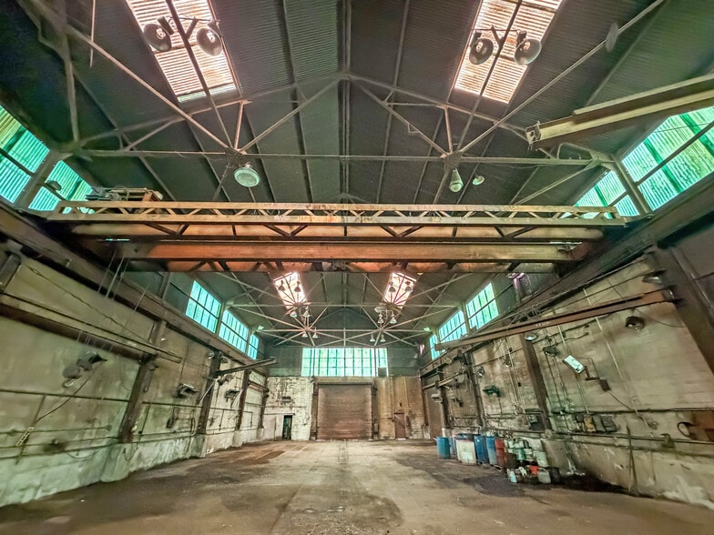 More Photos Of 340 Dunlap Hill Rd, Freedom Industrial For Lease