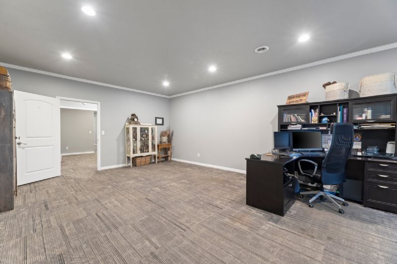More Photos Of 523 W Sheridan Ave, Shenandoah Loft Creative Space For Sale