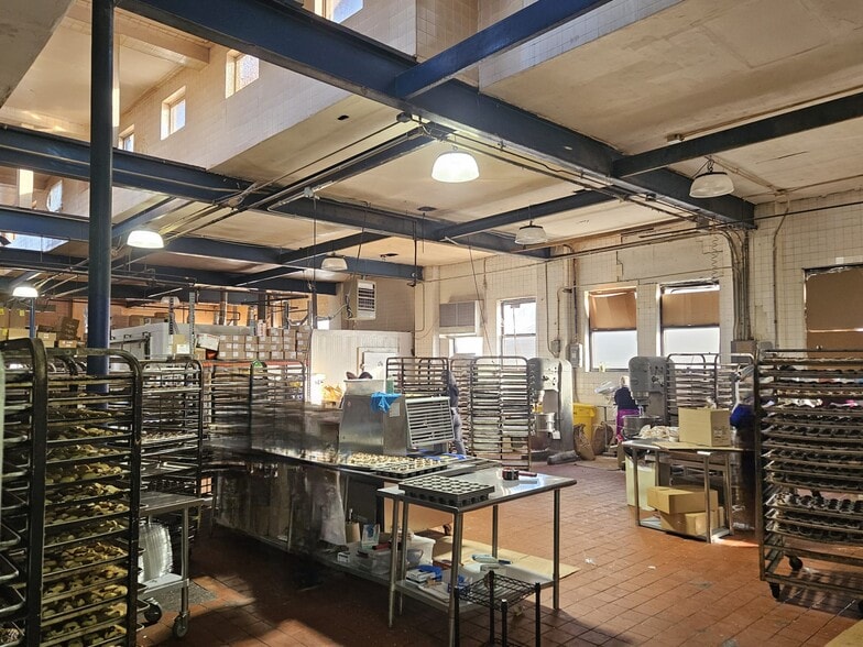 More Photos Of 1050 Rahway Ave, Avenel Light Manufacturing For Sale