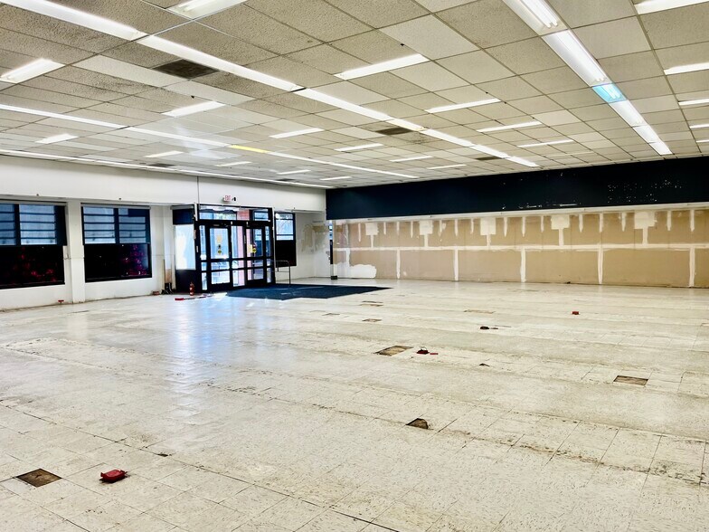 More Photos Of 1630 Ocean Ave, San Francisco Freestanding For Lease